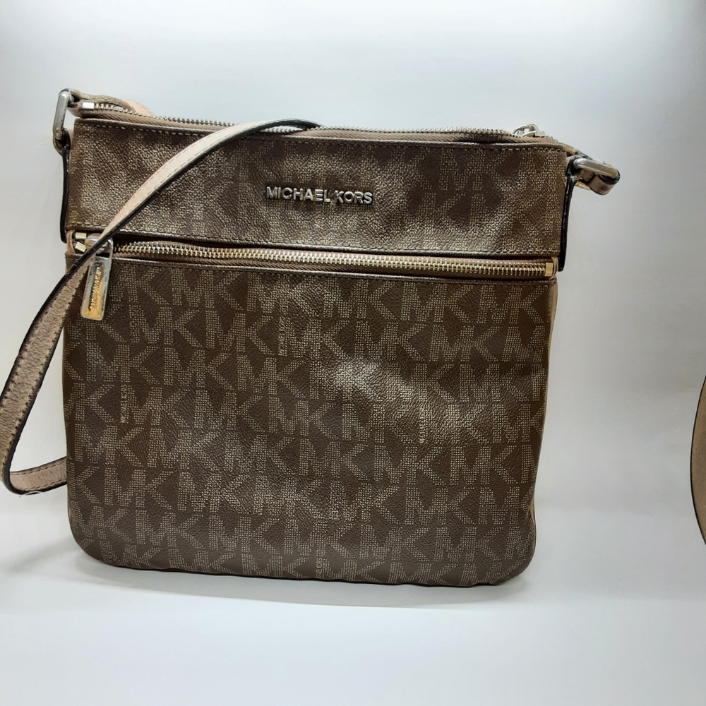 Michael Kors Messenger purse #45